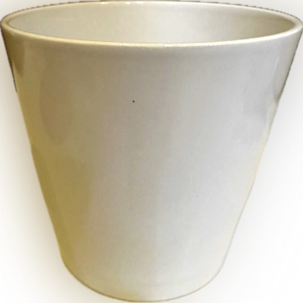VTG WHITE CERAMIC CUP TUMBLER SOUP VEGGIE VASE POT PLANTER MADE IN GERMANY 4”x4”